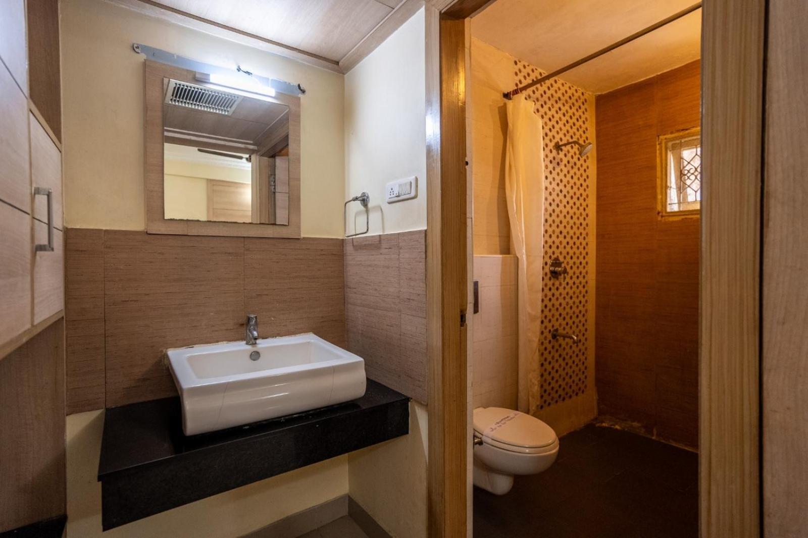Sree Bharani Hotels Tirunelweli Zewnętrze zdjęcie