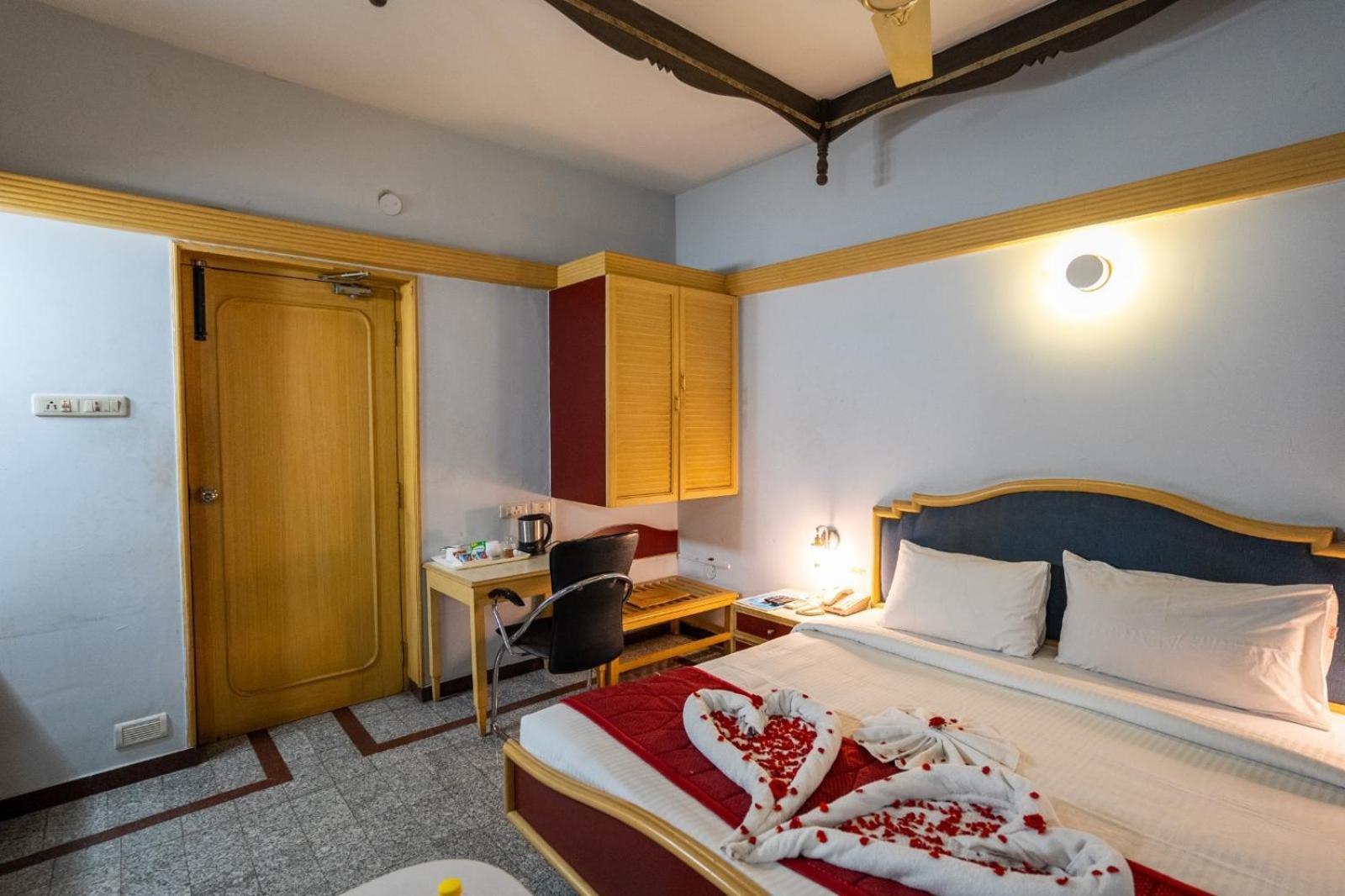 Sree Bharani Hotels Tirunelweli Zewnętrze zdjęcie